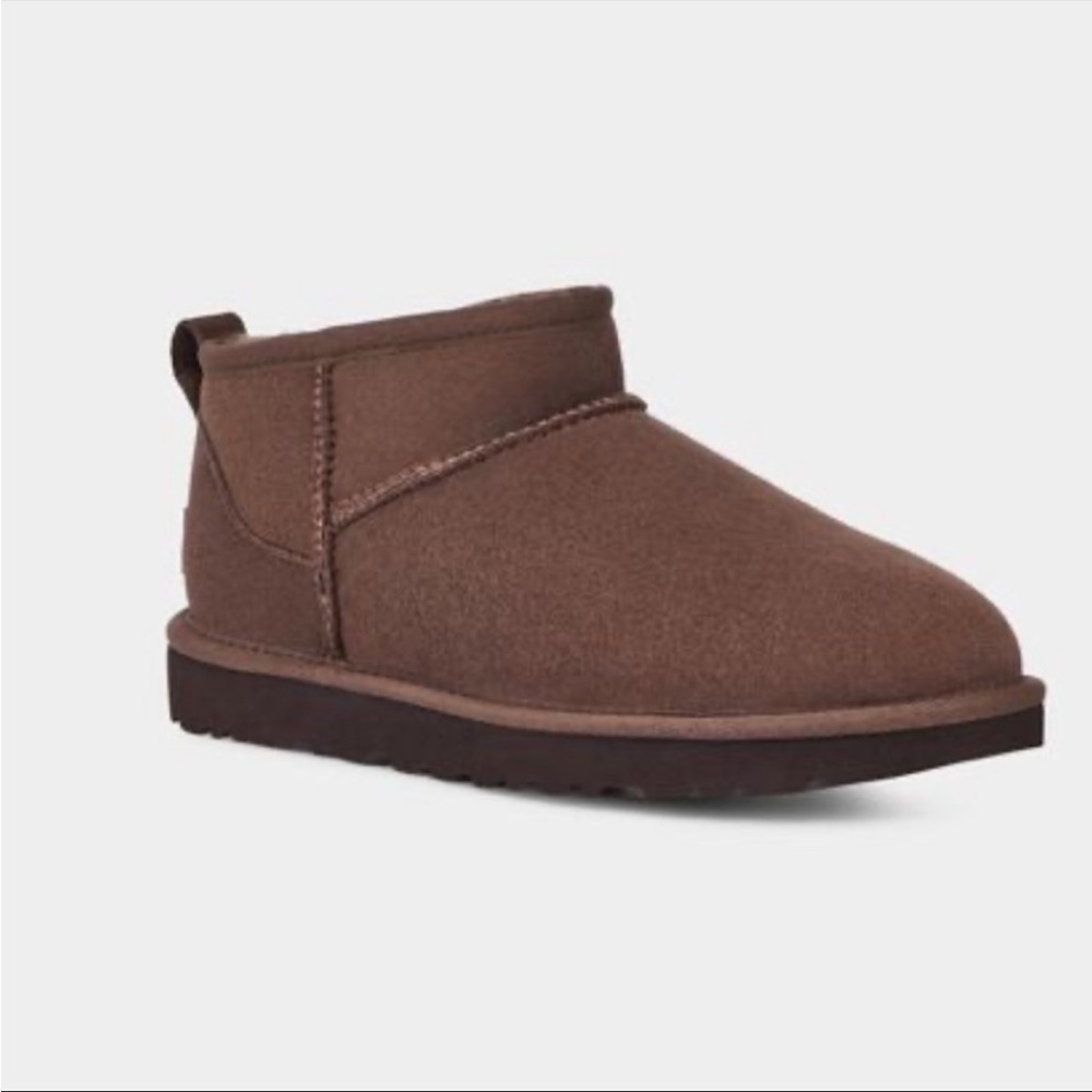 UGG NWT Burnt Cedar. Ugg size 9